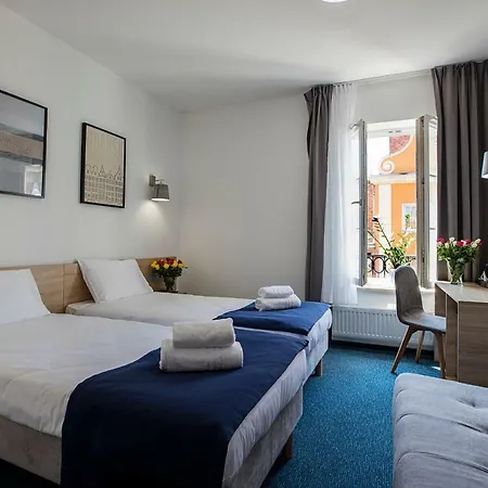 Fama Old Town Apartahotel 3*